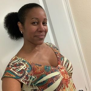 Meet your Posher, Dakina